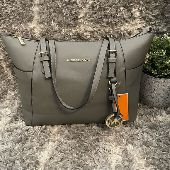 Michael Kors Purse - Picture 1 of 8